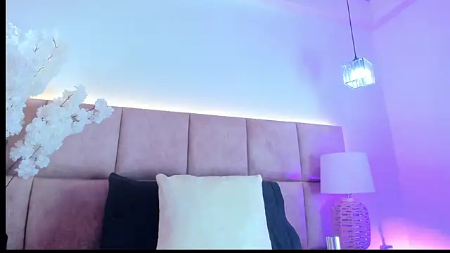 LiaaGenner online show from December 20, 2:40 am