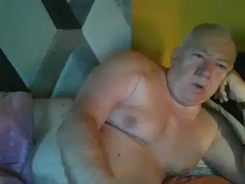 Snapshot of kerzoolee57 chatting on June 1, 4:58 am kerzoolee57 online show from June 1, 4:58 am