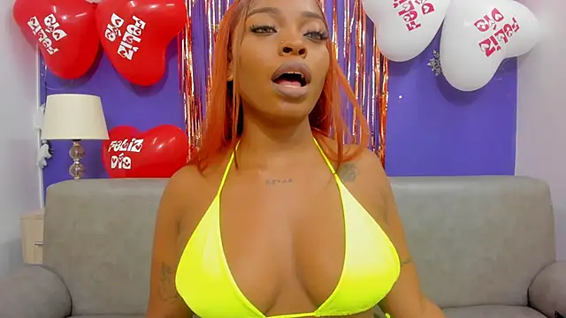 ShantalGomes online show from February 12, 7:53 pm