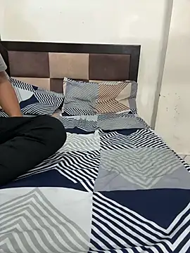 AASHI66 online show from February 11, 5:29 pm