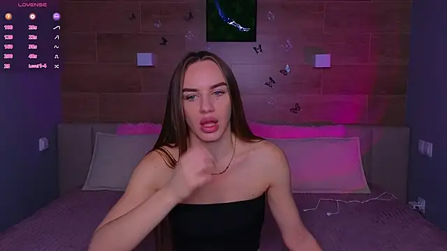 SaraCros online show from November 25, 5:40 am