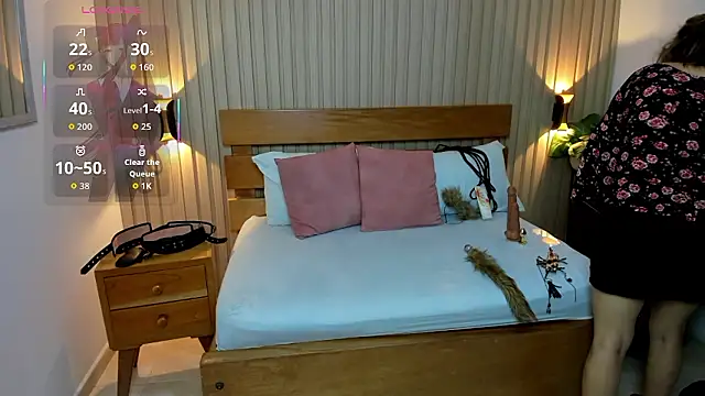 luciana ballesteros  online show from January 8, 12:18 pm