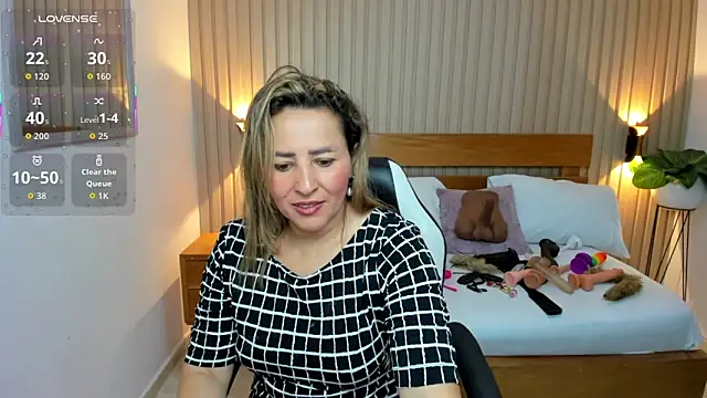 luciana ballesteros  online show from June 15, 12:07 pm