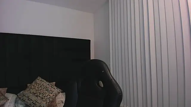 FaloonRoussel online show from November 8, 5:45 pm