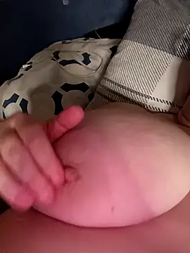 Snapshot of poussychats chatting on March 11, 12:00 am poussychats online show from March 11, 12:00 am