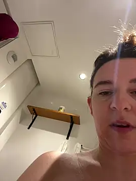 lyajoliee online show from February 23, 7:06 am