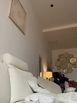 lyajoliee online show from March 6, 8:11 am