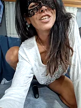 Snapshot of EmySkinny85 chatting on October 25, 1:07 pm EmySkinny85 online show from October 25, 1:07 pm