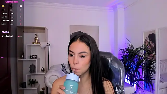 Aleejaa   online show from January 18, 2:23 pm