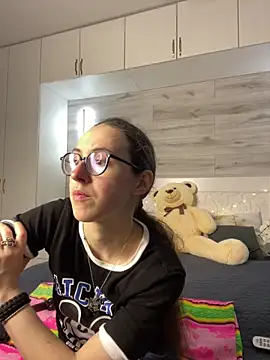 Snapshot of MartiniiSelenna chatting on June 7, 5:55 am MartiniiSelenna online show from June 7, 5:55 am