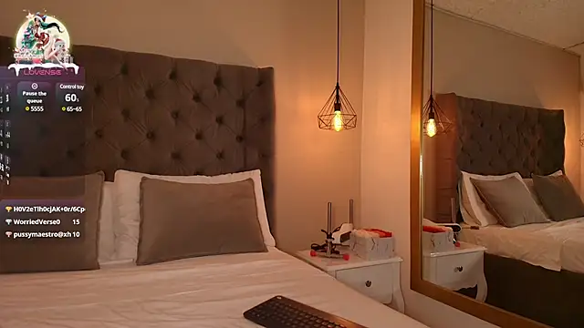 AngelinaRoss  online show from December 28, 5:14 pm