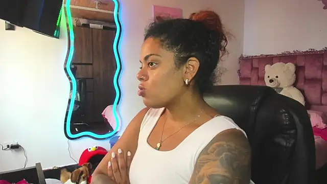 ladyrd1 online show from March 1, 6:21 pm