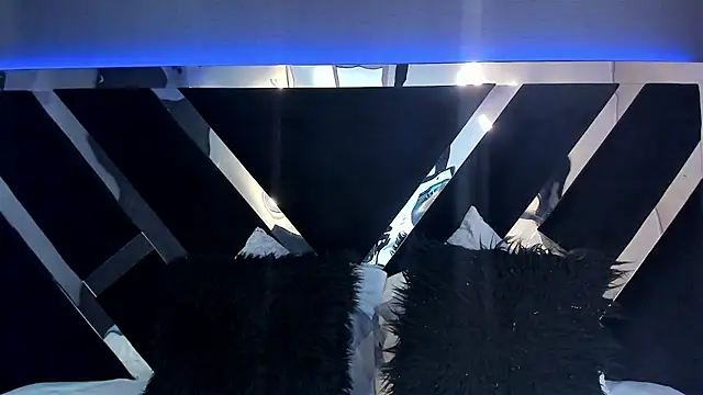 MarianaGarciaa   online show from April 30, 7:20 pm