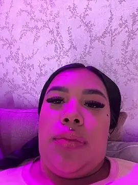 Snapshot of MarianaGarciaa__ chatting on June 14, 11:45 am MarianaGarciaa online show from June 14, 11:45 am