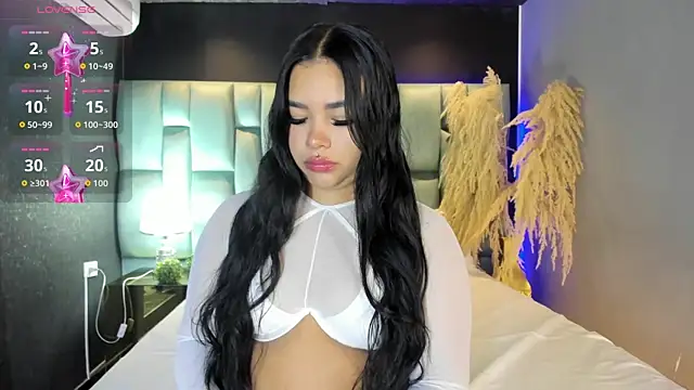 Snapshot of MarianaGarciaa__ chatting on June 18, 6:34 pm MarianaGarciaa online show from June 18, 6:34 pm