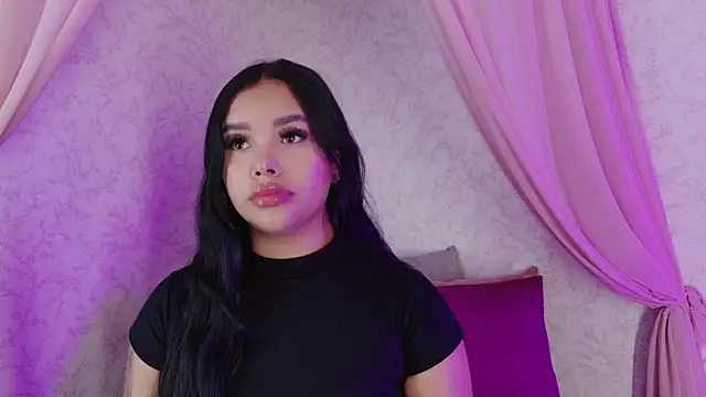 Snapshot of MarianaGarciaa__ chatting on July 23, 7:23 pm MarianaGarciaa online show from July 23, 7:23 pm