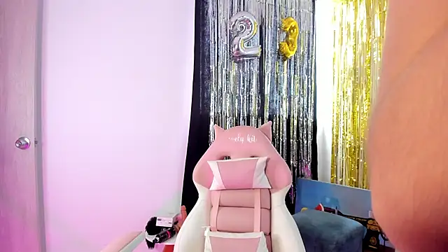 lovely kitt online show from February 8, 5:29 pm