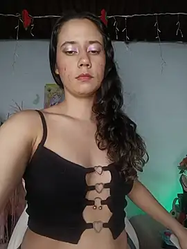 Snapshot of lovely_kitt chatting on July 20, 3:43 am lovely kitt online show from July 20, 3:43 am
