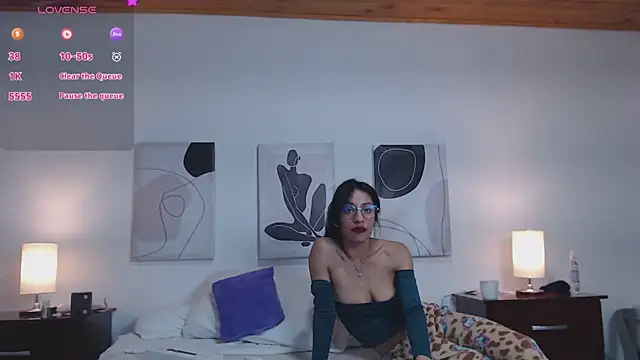 Snapshot of Lucy_joi chatting on January 25, 9:47 am Lucy joi online show from January 25, 9:47 am