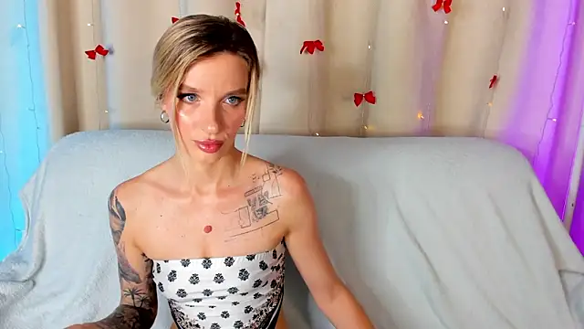 AlinaLovelyX online show from June 28, 1:22 am