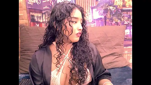 Snapshot of IndianAngel4u chatting on June 17, 7:04 pm IndianAngel4u online show from June 17, 7:04 pm