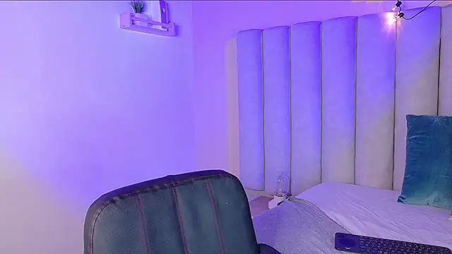 alaia-rogers online show from October 23, 11:42 am