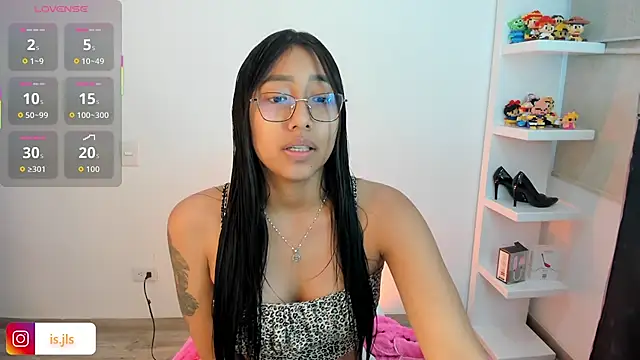 Snapshot of isa_bellaa0 chatting on November 11, 11:10 am isa bellaa0 online show from November 11, 11:10 am