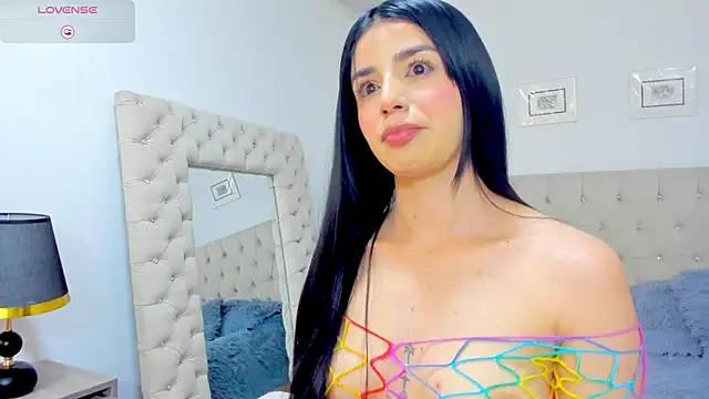 Snapshot of carlaperez_ chatting on June 17, 12:13 am carlaperez online show from June 17, 12:13 am
