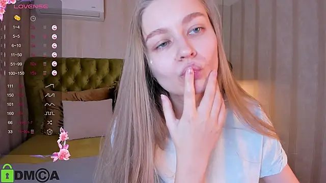 Snapshot of Polumna_cute chatting on January 1, 1:48 pm Polumna cute online show from January 1, 1:48 pm