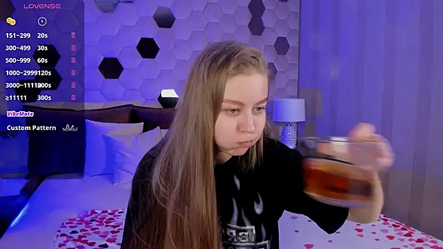 Snapshot of Polumna_cute chatting on February 23, 1:10 pm Polumna cute online show from February 23, 1:10 pm