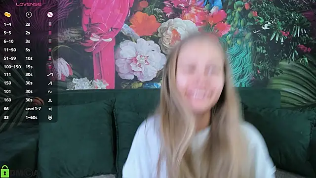 Snapshot of Polumna_cute chatting on November 14, 9:30 am Polumna cute online show from November 14, 9:30 am