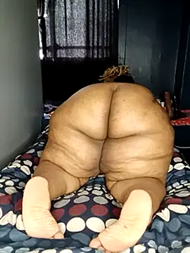 Snapshot of fatafricanqueen chatting on January 5, 1:15 pm fatafricanqueen online show from January 5, 1:15 pm