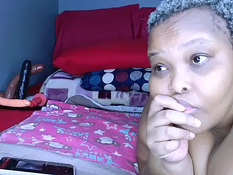 fatafricanqueen online show from April 17, 7:06 pm