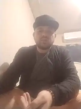 Snapshot of JulianInter08 chatting on March 16, 7:12 am JulianInter08 online show from March 16, 7:12 am