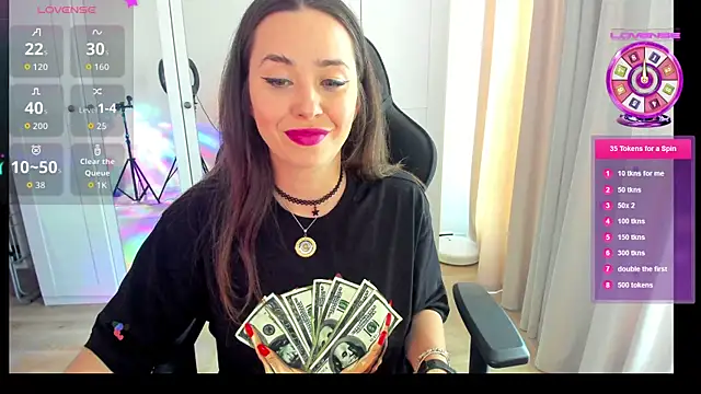 Snapshot of PlayfulGoddess chatting on June 10, 10:47 am PlayfulGoddess online show from June 10, 10:47 am