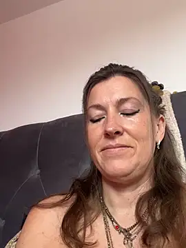 Lwhite1 online show from April 27, 4:05 pm