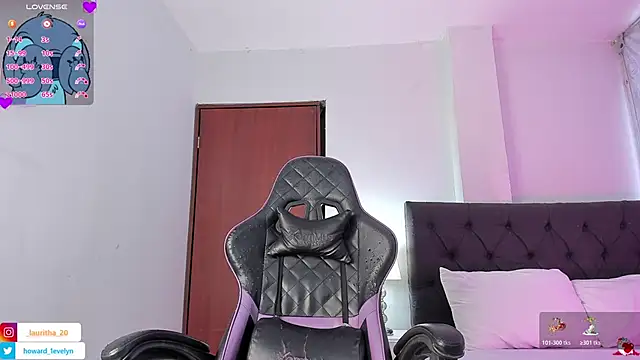 Snapshot of evelyn_23 chatting on November 2, 3:03 pm evelyn 23 online show from November 2, 3:03 pm