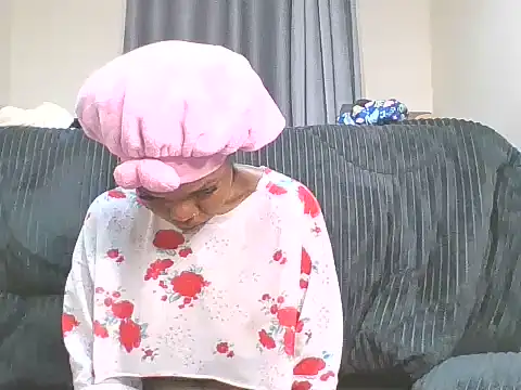 Snapshot of sweet_bigclit chatting on June 30, 4:24 am sweet bigclit online show from June 30, 4:24 am