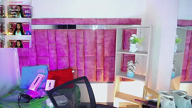 Snapshot of KayleighDreams_ chatting on July 24, 3:59 am KayleighDreams online show from July 24, 3:59 am