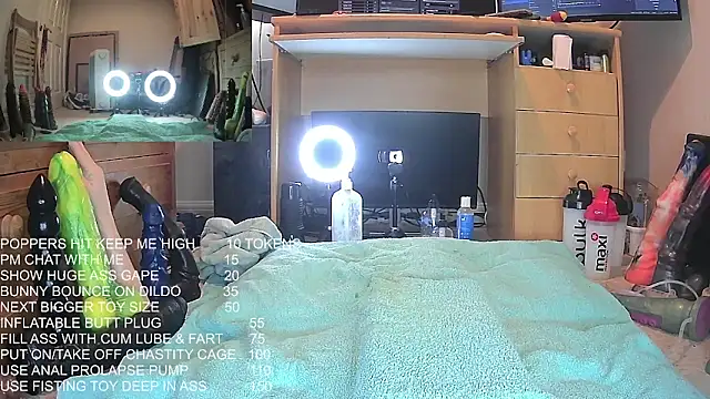 Snapshot of ClairTS chatting on February 6, 1:47 pm ClairTS online show from February 6, 1:47 pm