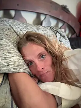 vixendoll87 online show from March 3, 3:09 pm