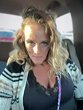 vixendoll87 online show from March 8, 10:56 pm