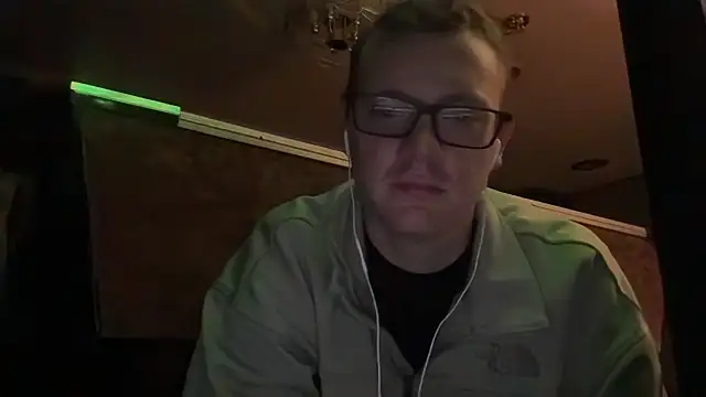 Snapshot of adamseed69 chatting on October 25, 8:55 am adamseed69 online show from October 25, 8:55 am