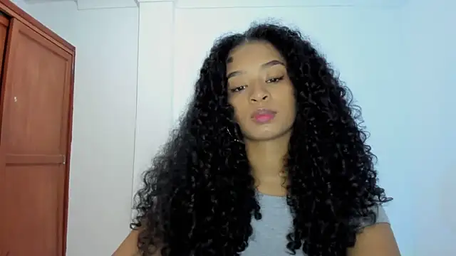 avellanatammy online show from October 21, 1:28 am