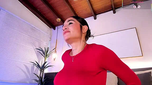 Snapshot of AgattaDuque chatting on June 15, 8:22 pm AgattaDuque online show from June 15, 8:22 pm