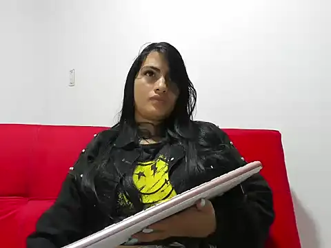 Snapshot of SamanthaBeke chatting on March 8, 4:05 am SamanthaBeke online show from March 8, 4:05 am