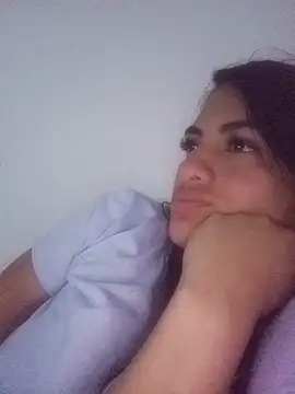 Snapshot of SamanthaBeke chatting on August 3, 9:04 am SamanthaBeke online show from August 3, 9:04 am