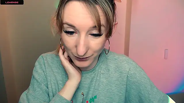 Snapshot of AmandaSell chatting on October 18, 7:31 am AmandaSell online show from October 18, 7:31 am