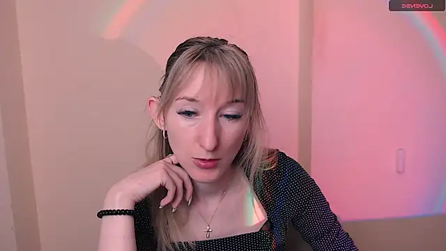 Snapshot of AmandaSell chatting on May 5, 6:21 am AmandaSell online show from May 5, 6:21 am