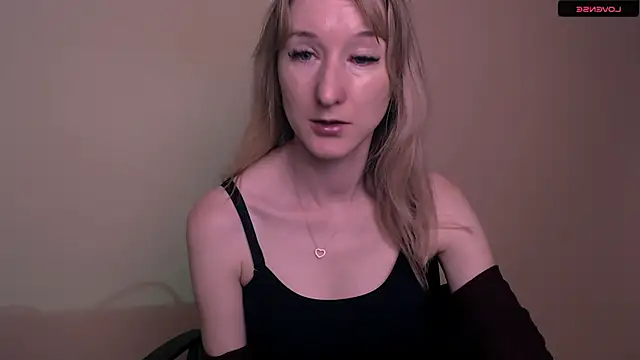 Snapshot of AmandaSell chatting on June 11, 6:44 am AmandaSell online show from June 11, 6:44 am